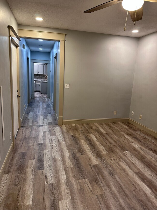 Sala de estar - 734 Sims Ave Unidad 2