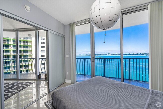 Building Photo - 1750 N Bayshore Dr Unit 2301 Rental