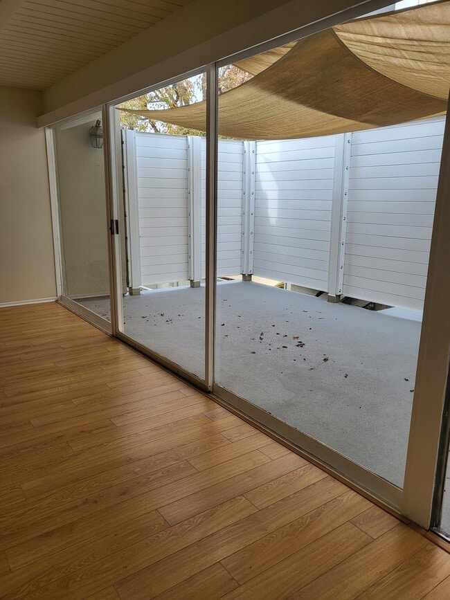 Photo - 312 S Elm Dr