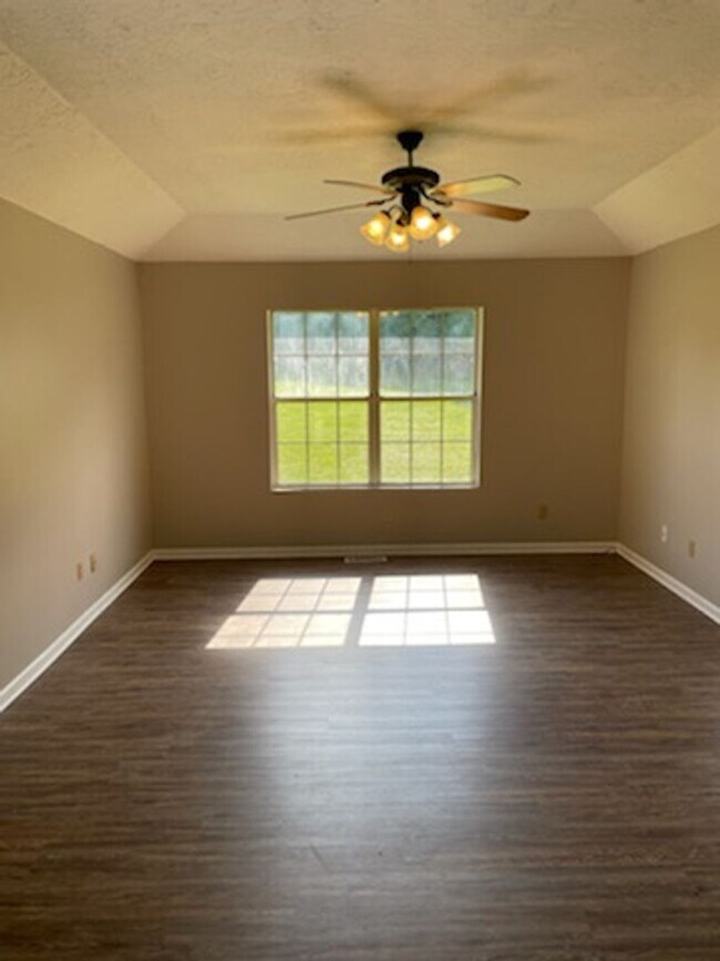 Photo - Charming 3 BD 2 BA Home!