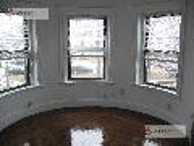 Photo - BU Housing - 4Bed 1.5Bath in Brookline - 9/1/26 (H&HW Included - Parking Available)