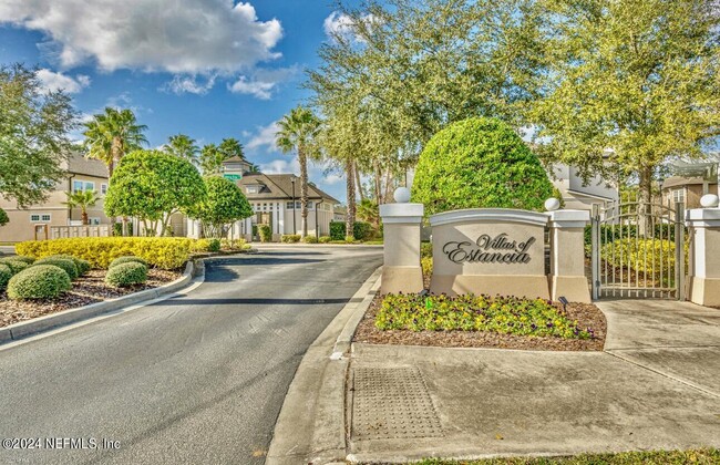 Building Photo - 11368 Estancia Villa Dr