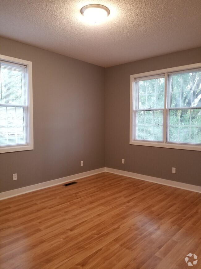 Building Photo - 351 S Madison St Unit 351 S. Madison St Rental