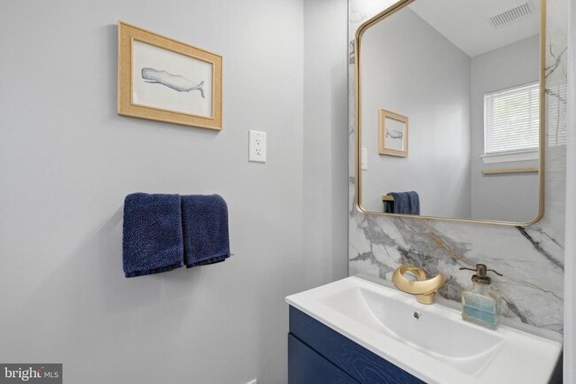 Photo - 1899 Crescent Park Dr