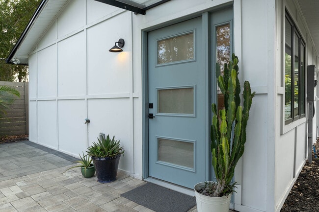 Photo - 228 E Harding St