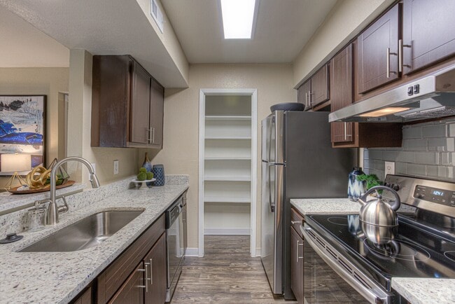Comfort Meets Style | Ask About Move-In Sp... - Comfort Meets Style | Ask About Move-In Sp... Condo Unit FWT