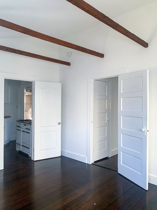 Photo - 5670 York Blvd Unit 5672 1/2 York Blvd