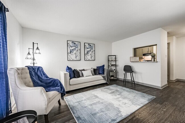 Building Photo - 3000 Murworth Dr Unit 420