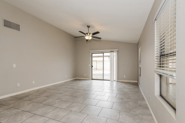 Photo - 8724 W John Cabot Rd