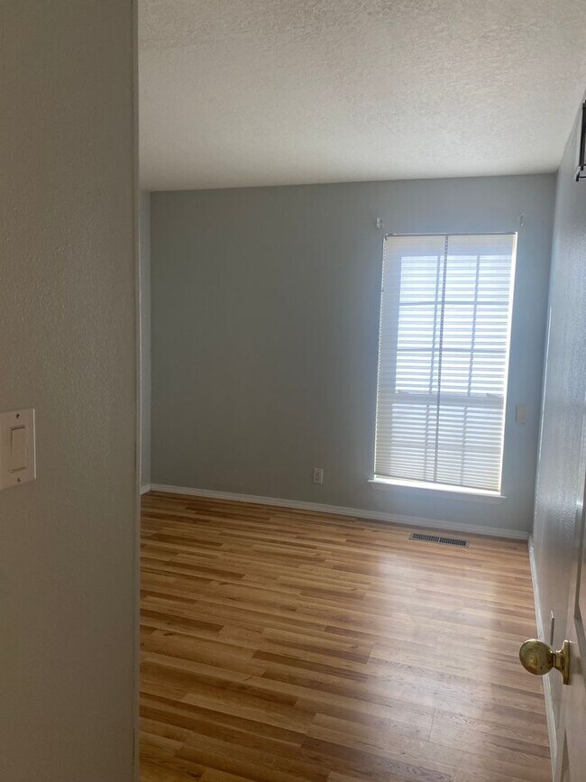 Photo - 2BR PLUS BONUS ROOM In Beautiful Neighborhood