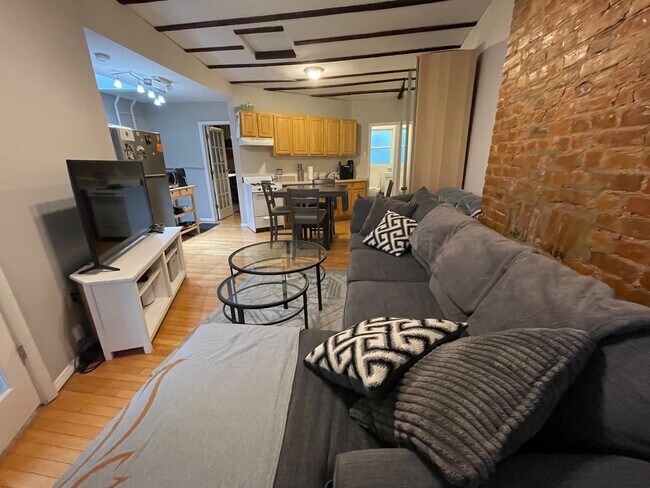 Photo - 352 Varick St Unidad Varick St