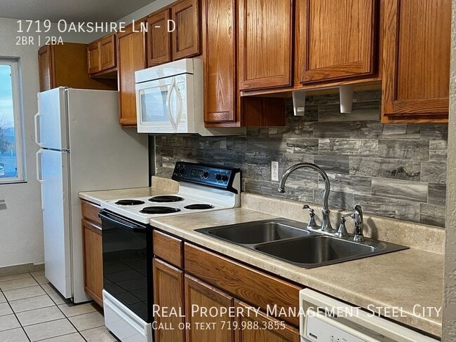 Building Photo - 1719 Oakshire Ln Unit D