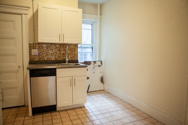 Photo - 74 Phillips St Unit 1