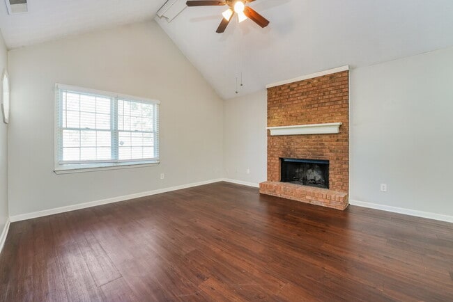 Photo - 1589 Cherry Hill Rd SW