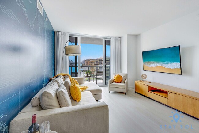 Building Photo - 2602 E Hallandale Beach Blvd Rental