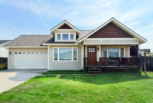 Building Photo - Lovely West Kalispell Home