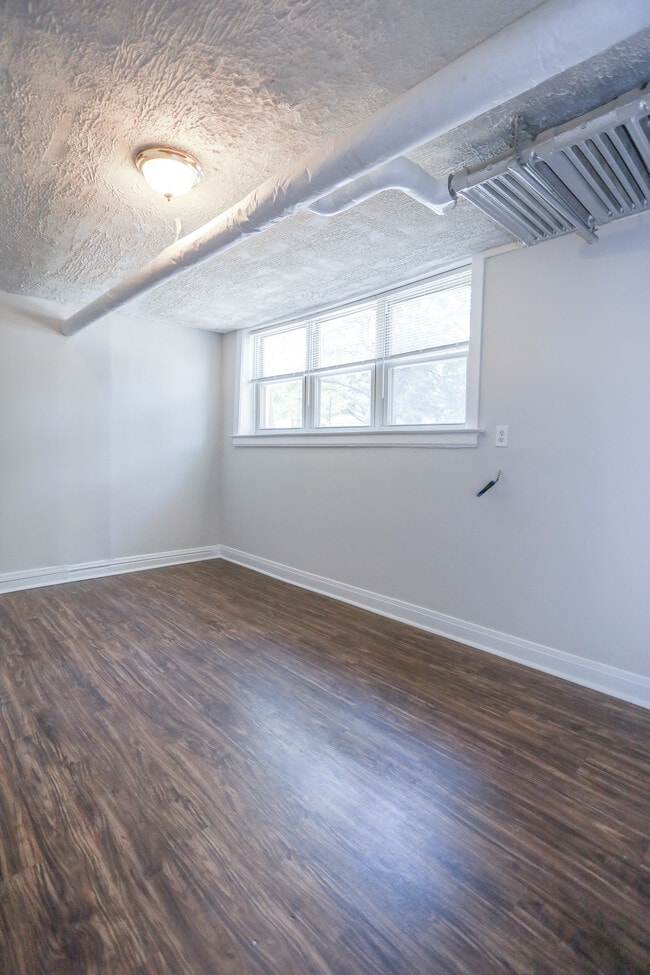 Photo - 4647 N Manor Ave Unit #G