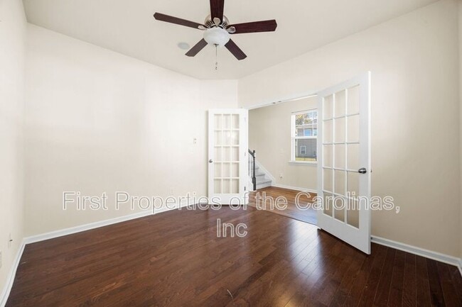 Photo - 6012 Thorburn Way