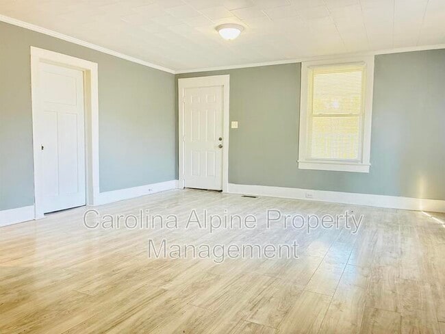 Photo - 910 Walnut St