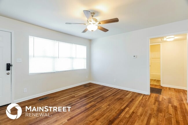 Photo - 2323 4th St NW