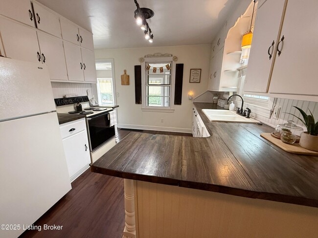 Photo - 1445 Campbellsville Rd