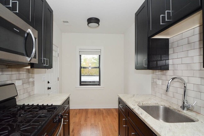 Photo - 2207 W Eastwood Ave Unit E04P