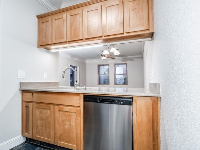 Photo - Upgraded 1BR Condo with Balcony & In-Unit Laundry in Downtown Gilroy Unidad 260