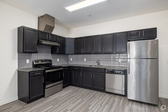 1BR, 1BA - W/ Den - 750SF - Kitchen