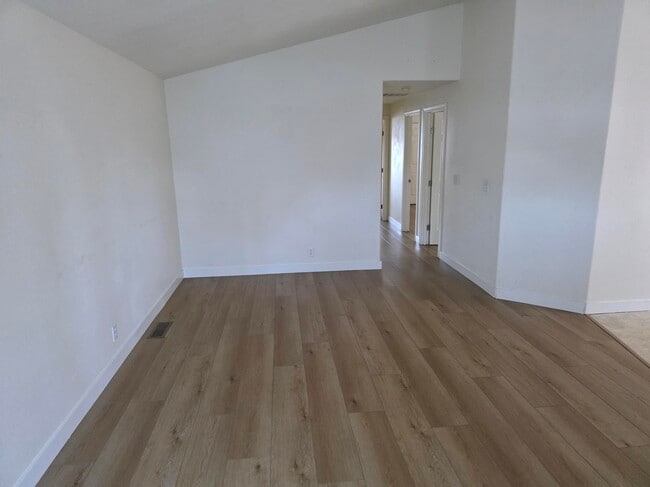 Photo - 963 SE Miller Ave