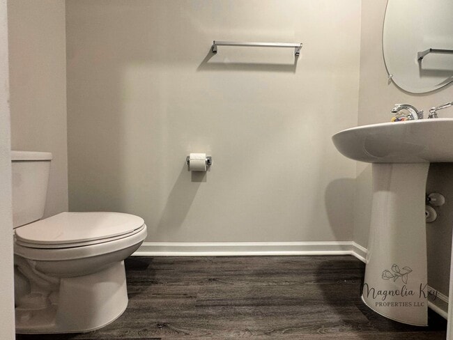 Photo - 555 Gemstone Blvd