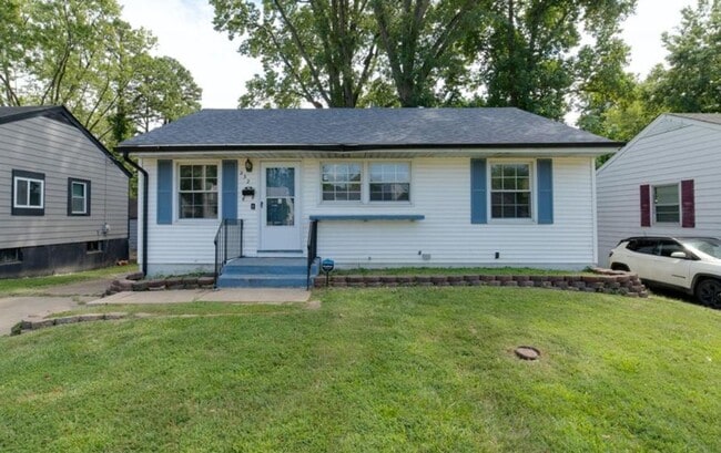 Building Photo - Section 8 Welcome !  Spacious 3 Br / 1 BA Home For Rent !