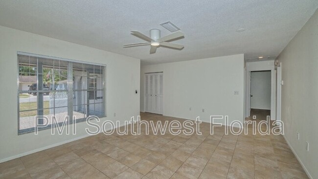 Photo - 3915 Allan Pl