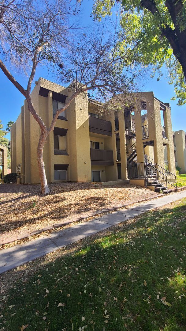 Photo - Beautiful 2 bedroom 2 bath Condo New Paint and flooring throughout Unit 167