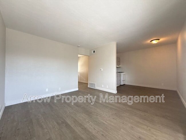Photo - 1416 Oakland Rd NE