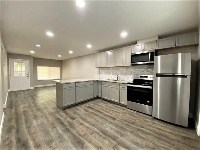 Photo - 809 E Bellevue Rd Unidad na