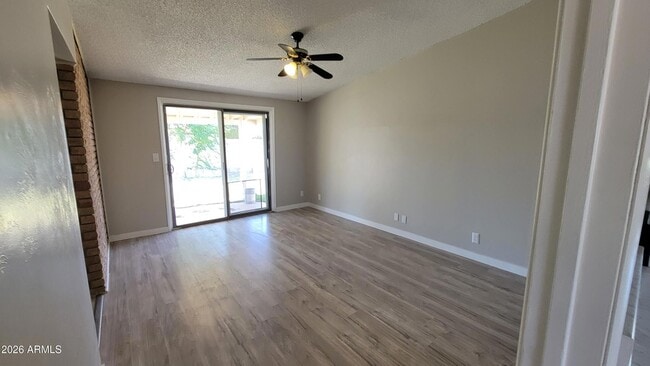 Photo - 464 Nelson Dr