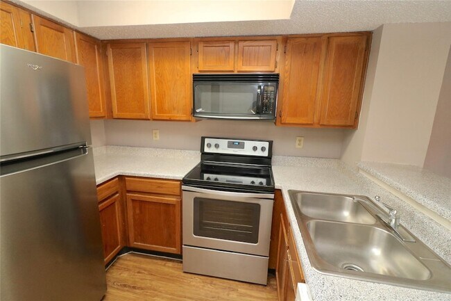 Photo - 9835 Walnut St Condo Unit R207
