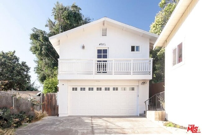 Building Photo - 4011 Sunset Dr Rental