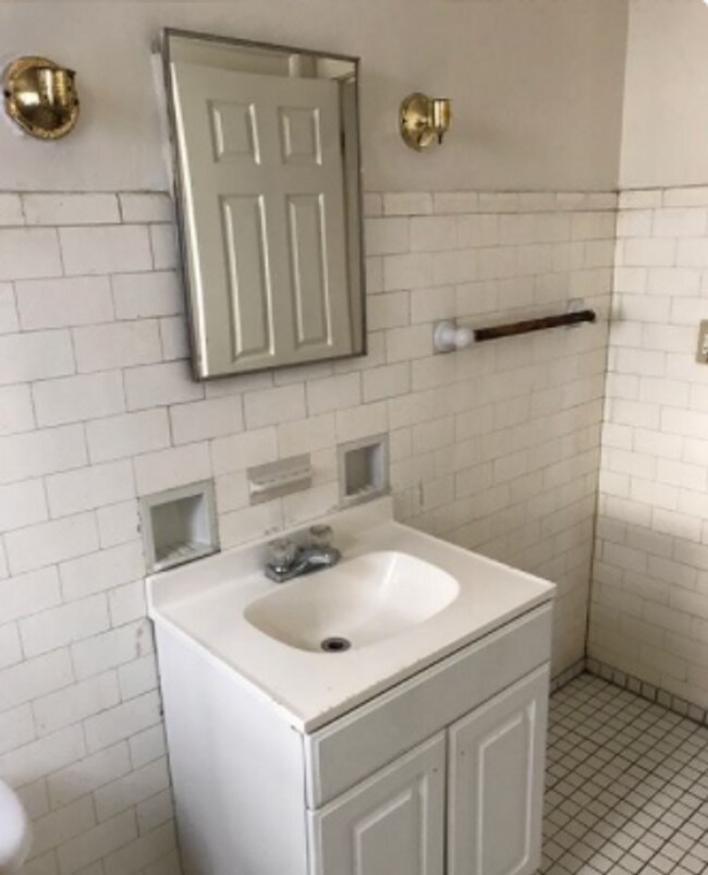 98 Sherman Ave. - 98 Sherman Ave. Apartment Unit 2