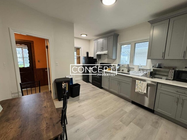 Building Photo - 100 W Adams St Unit 1CP