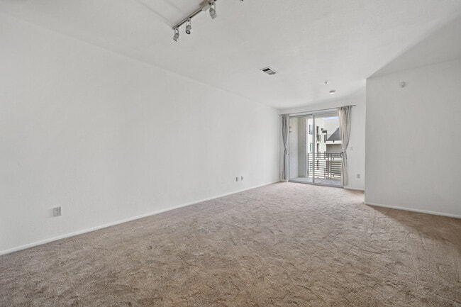 Building Photo - 6400 Crescent Park E Unit 308