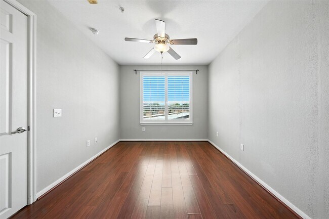 Photo - 7575 Kirby Dr Unidad 2204