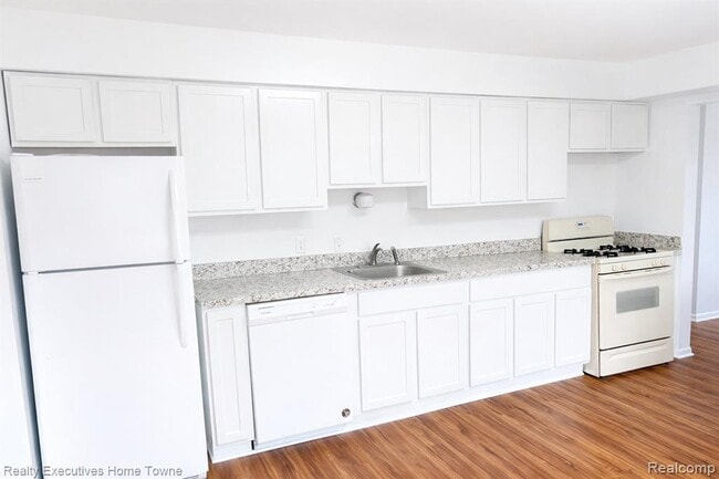 Photo - 1381 E Chesterfield St