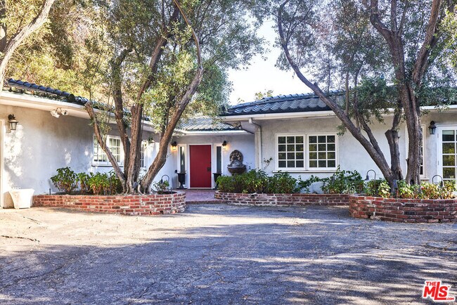2200 Outpost Dr