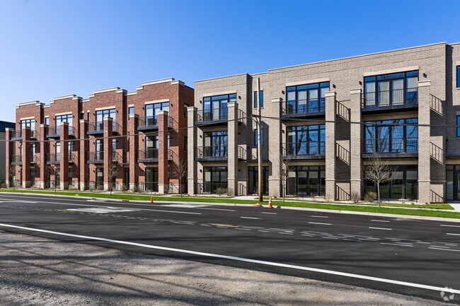 Building Photo - 780 E Irving Park Rd Rental