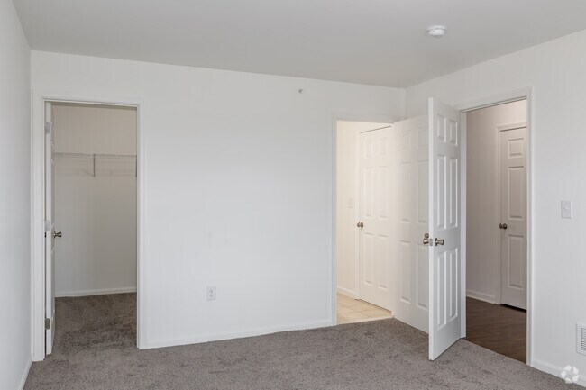 1BR, 1BA - 888SF