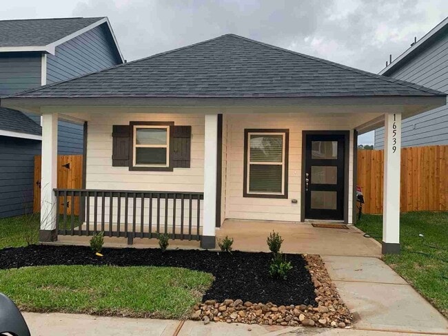 Photo - 16539 Colleen Pl