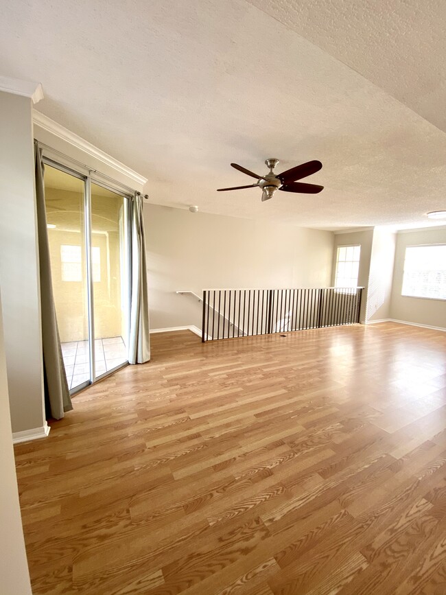 Living Room - 5510 Bentgrass Dr Unit 103