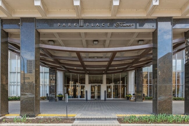 Photo - 655 W Irving Park Rd