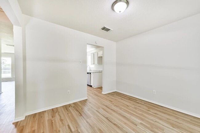 Photo - 106 Mango St